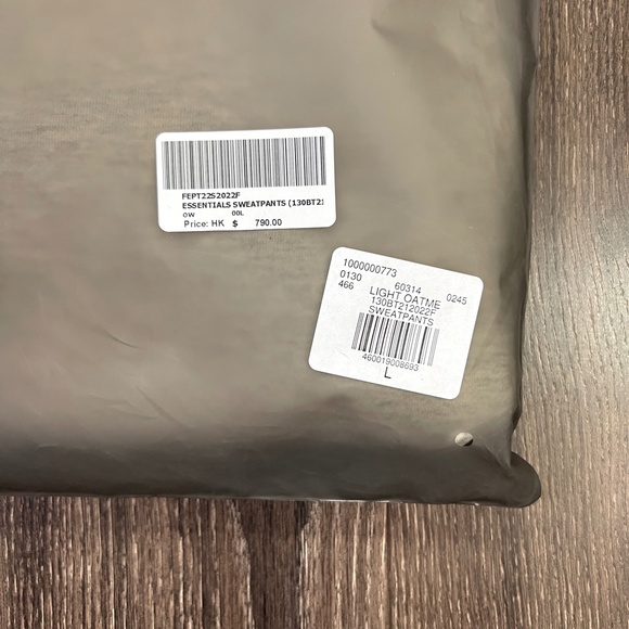 Fear of God FOG Essentials 1977 Jogger Sweatpants Light Oatmeal Grey / Off White - Picture 9 of 11